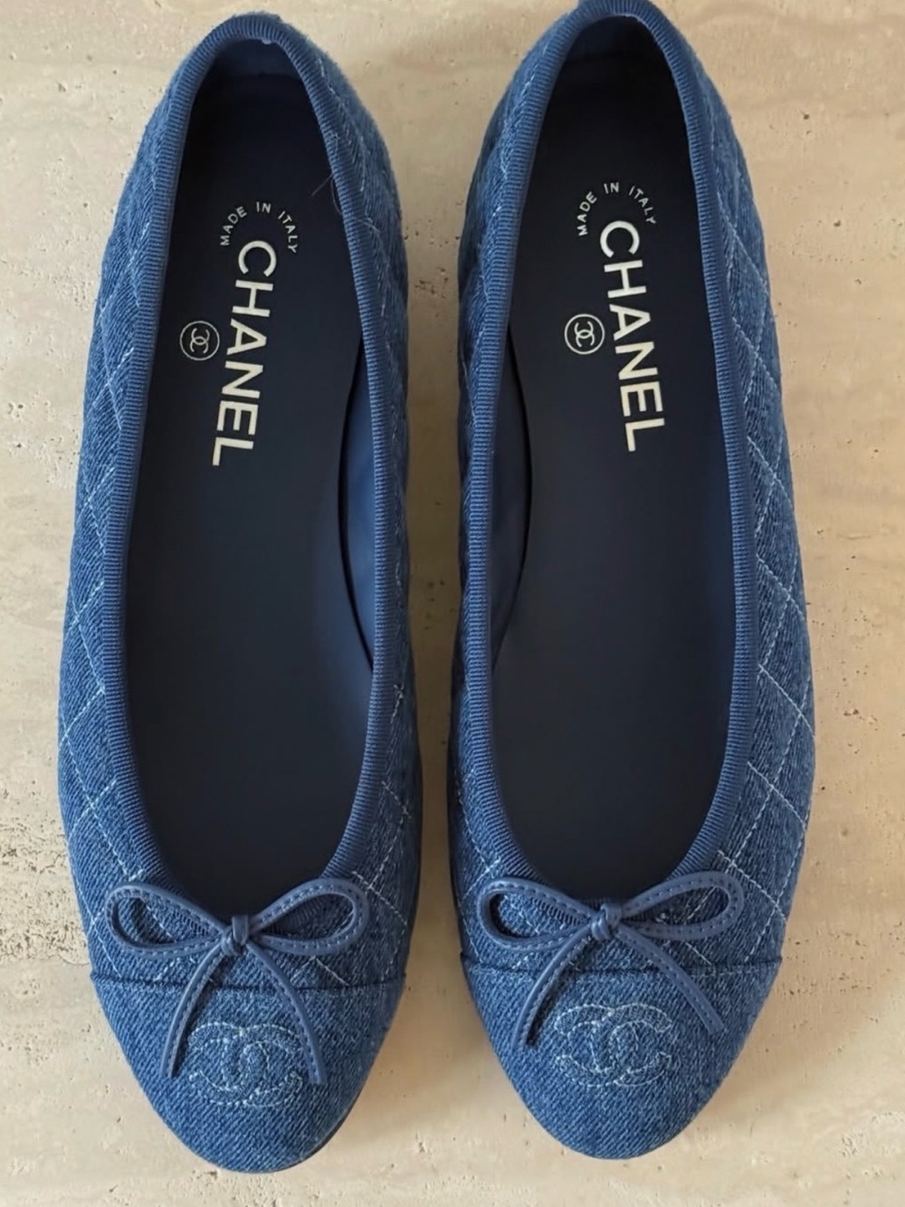 NIB Chanel 26P Washed Denim Quilted CC Logo Bow Tie Ballet
Ballerina Flat 38.5
